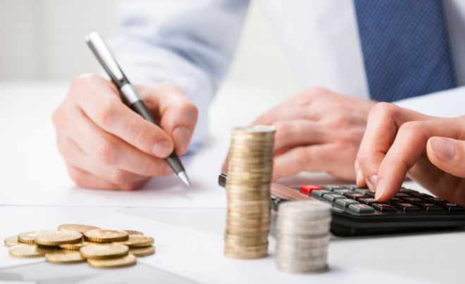 alt=Rút tiền trước kỳ hạn thường không bị phạt nhưng khách hàng lại bị mất lãi
