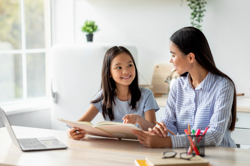 Bảo hiểm an sinh giáo dục là gì? Có nên mua cho con không?