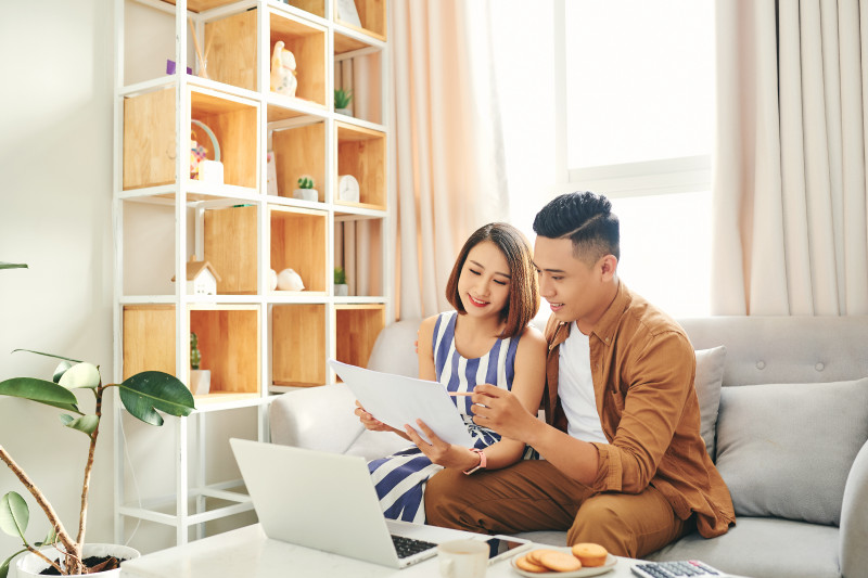Bảo hiểm tiết kiệm là gì? Nên mua bảo hiểm hay gửi tiết kiệm?