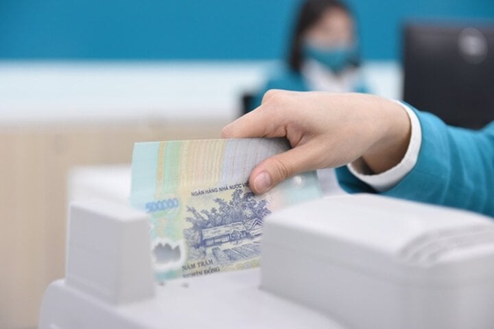 Gửi tiết kiệm ngân hàng 1 tỷ: Lãi bao nhiêu 1 tháng?
