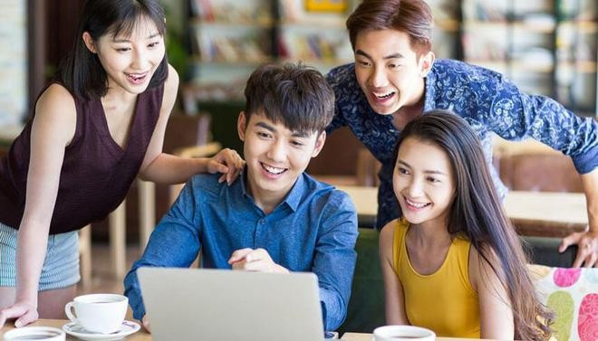 GenZ đầu tư chứng khoán – bước đầu cho tự do tài chính